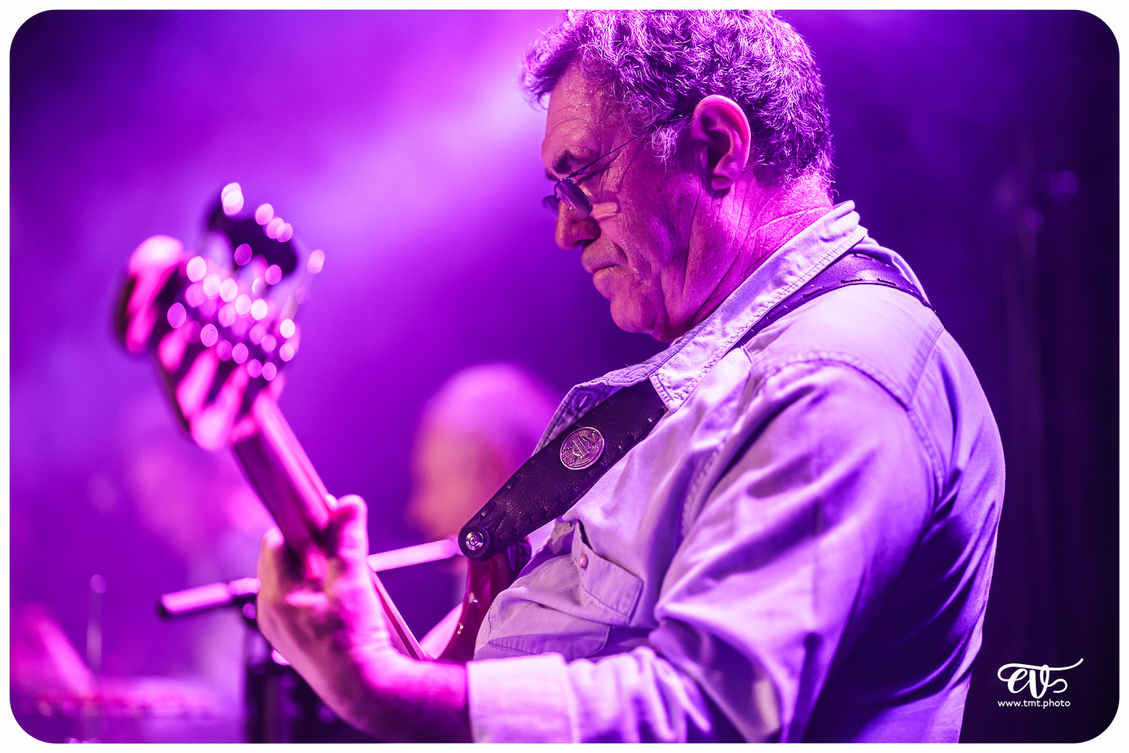 SERGE, ELEGANCE ACOUSTIQUE